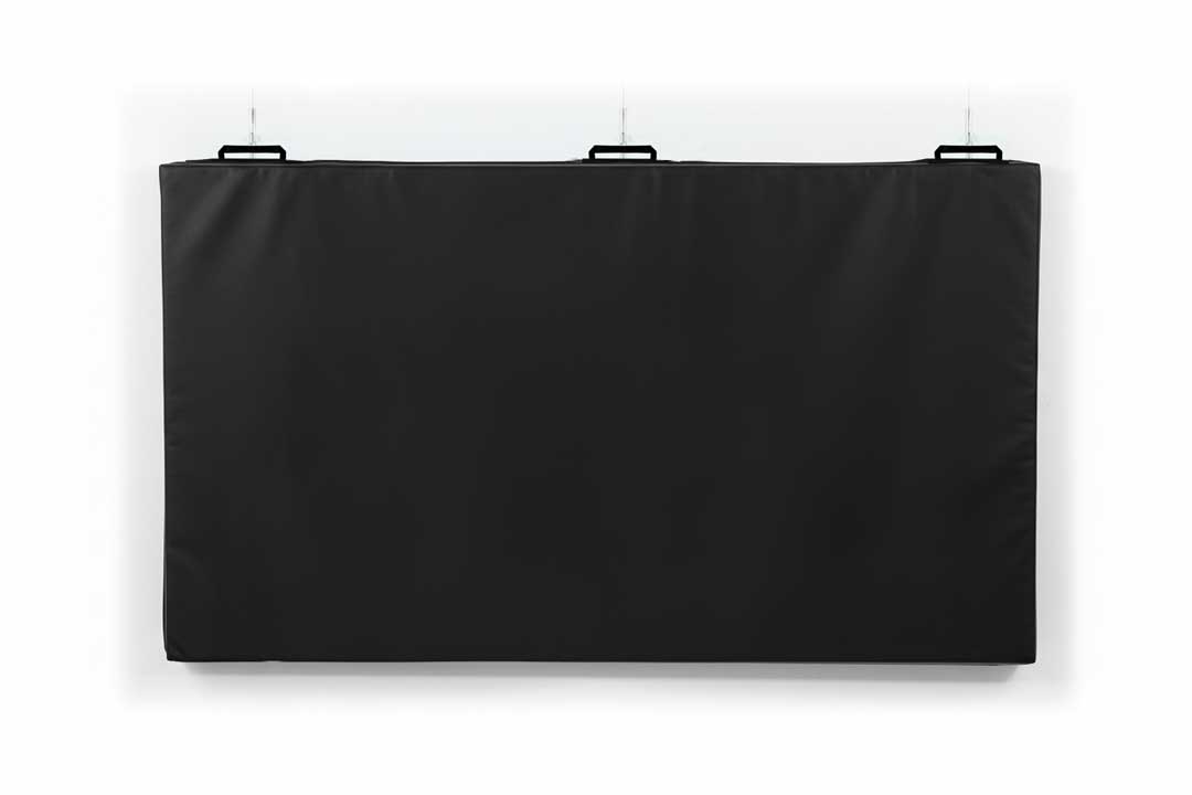 matelas de mur et sol noir