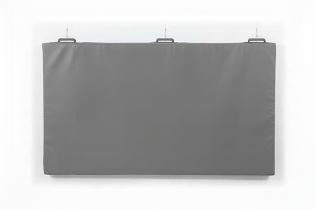 Matelas de sol et mur gris